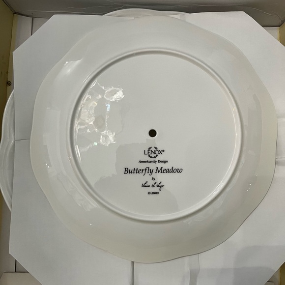 Lenox butterfly meadow 3 tiered server brand new and never used in the box. - Picture 9 of 9